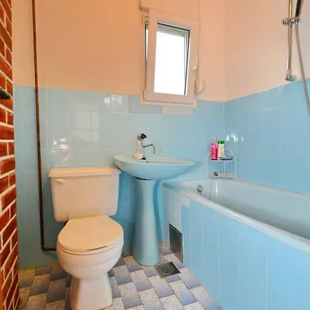 בית נופש House With A Parking Space Kastel Stafilic, - 23408 Kaštela