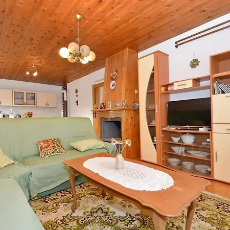 בית נופש House With A Parking Space Kastel Stafilic, - 23408 Kaštela