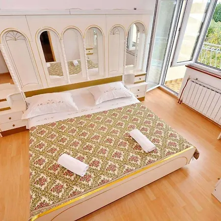 House With A Parking Space Kastel Stafilic, - 23408 בית נופש Kaštela