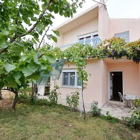 Holiday home House With A Parking Space Kastel Stafilic, - 23408 Kastela